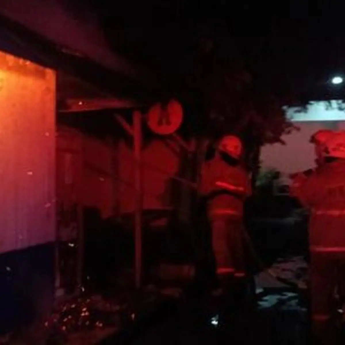 Pos Jaga Satpas SIM Daan Mogot Terbakar Hebat, Tujuh Armada Damkar Dikerahkan