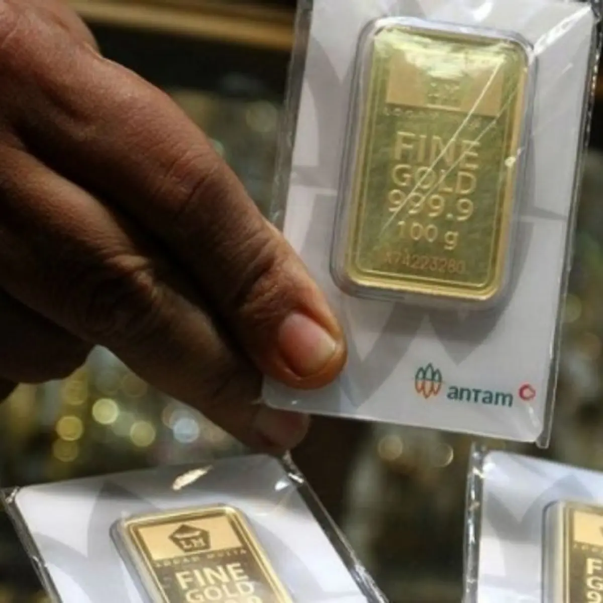 Harga Emas Antam Kompak Terpangkas, Investor Diimbau Waspadai Tren Pasar Jumat Ini