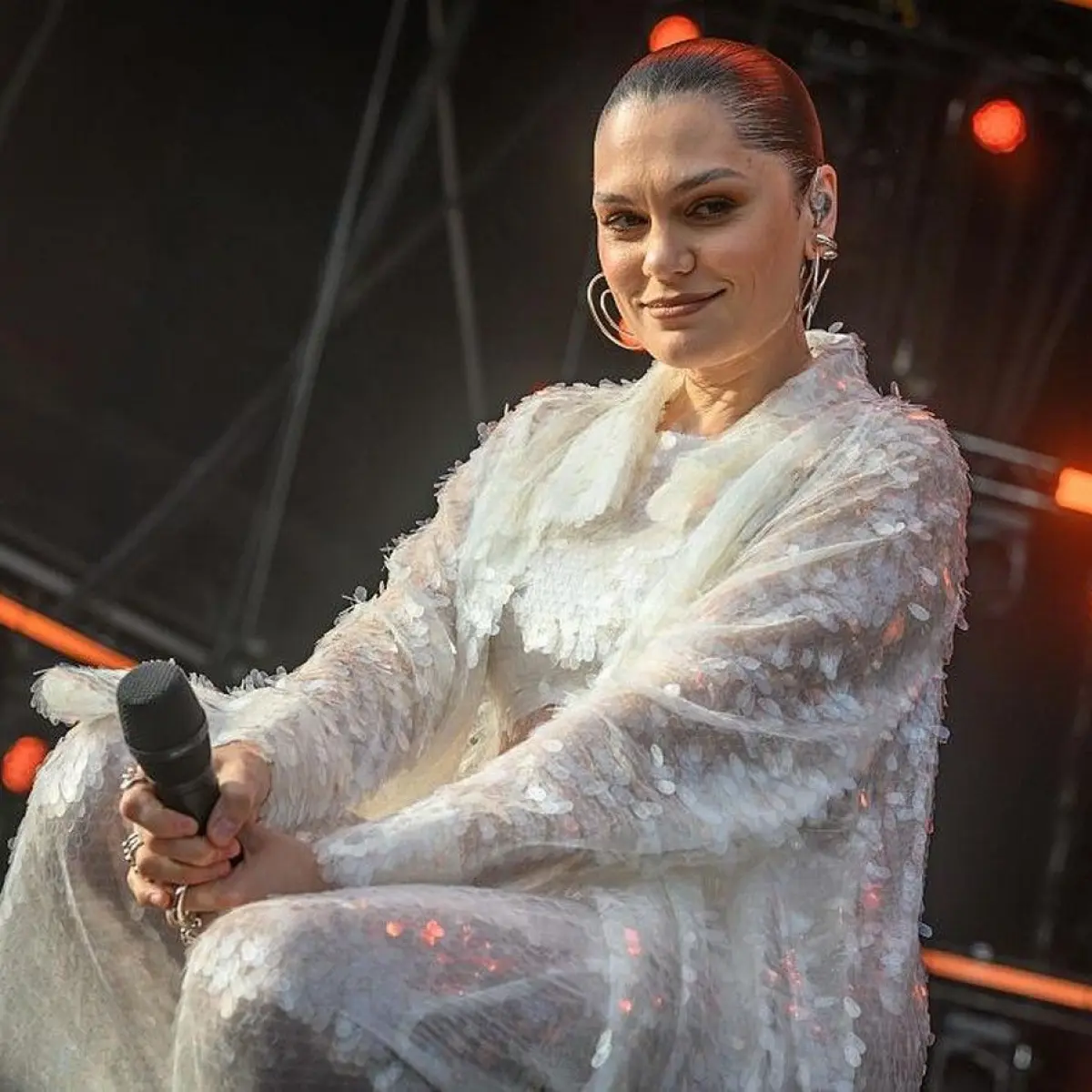 Setelah Perjuangan Setahun, Penyanyi Jessie J Umumkan Kabar Pembebasan dari Kanker Payudara
