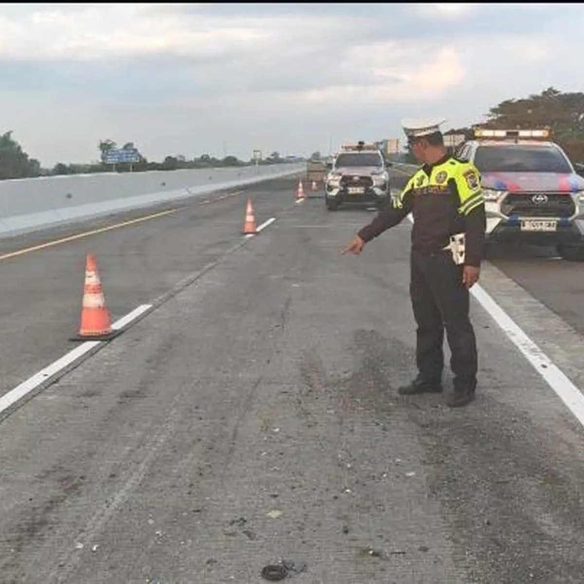 Mobil Rombongan Anggota DPR Terlibat Laka Maut di Tol Paspro, Dua Staf Tewas di Lokasi