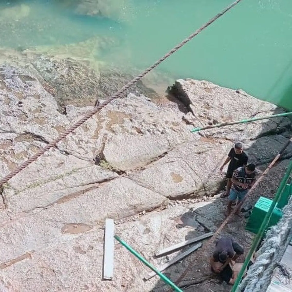 Dua Turis Asal Austria Tewas Mengenaskan di Spot Wisata Alam NTT Usai Terjatuh dari Jembatan Gantung