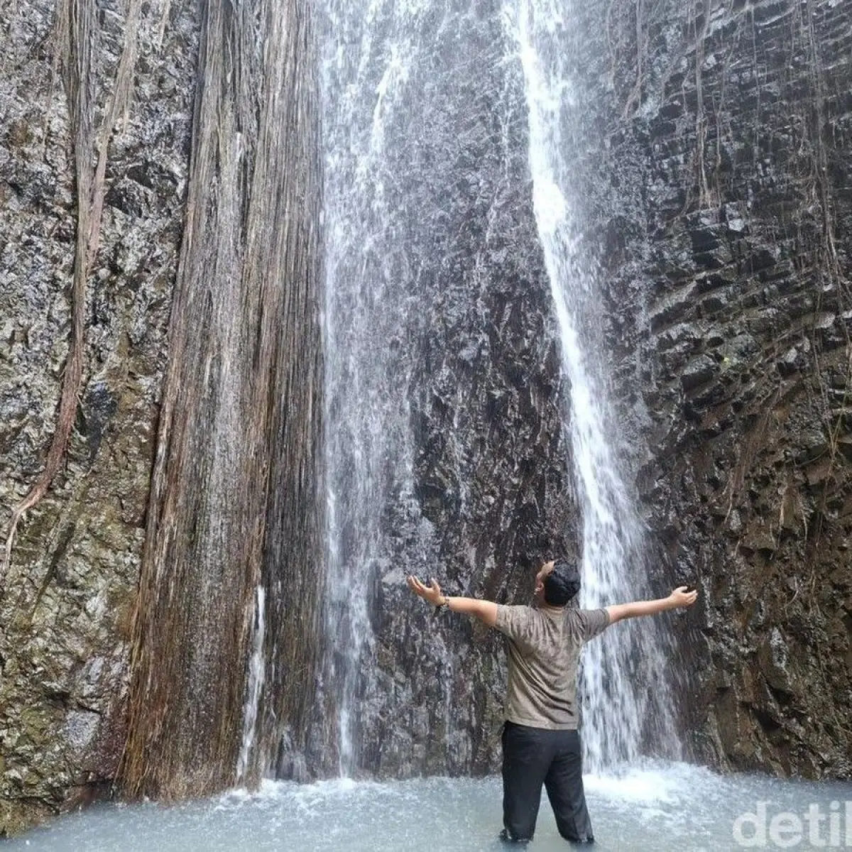 Menyingkap Ketenangan Curug Ciranca: Air Terjun Eksotis yang Tersembunyi di Jantung Cirebon