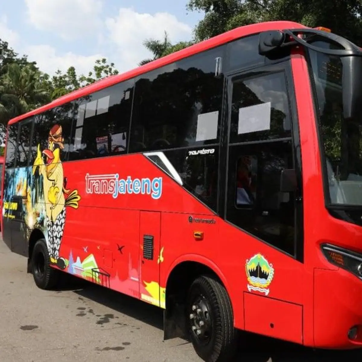 Bus Trans Jateng Oleng Tak Terkendali, Warung Bakso di Gubug Grobogan Jadi Sasaran Kecelakaan Tunggal