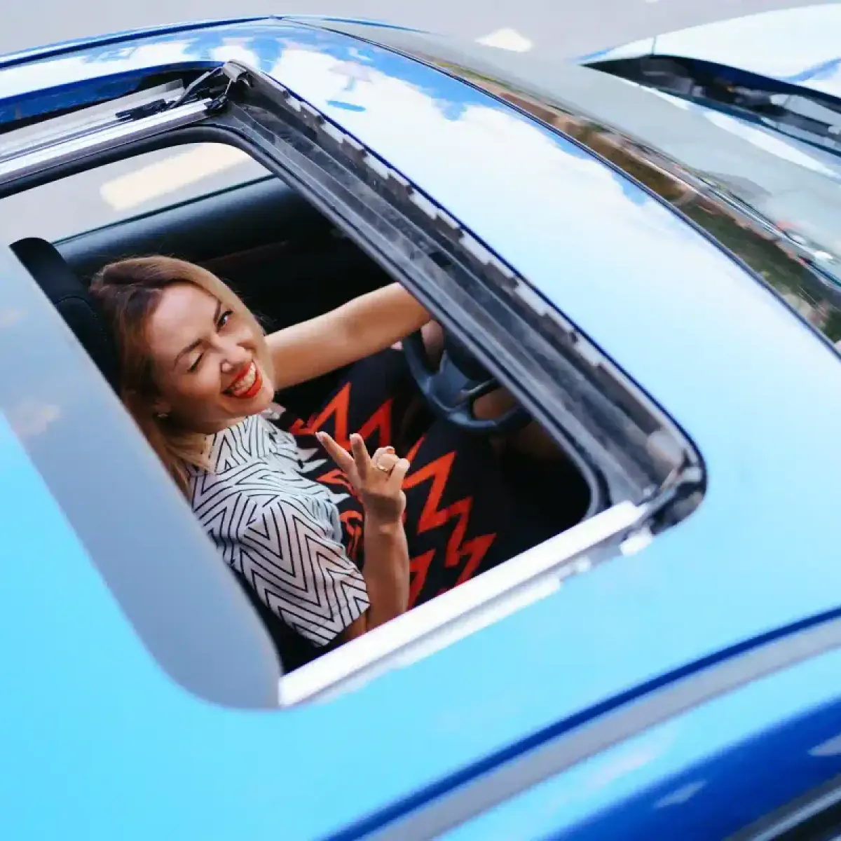 Sunroof dan Panoramic Roof: Fitur Atap Terbuka Kini Jadi Penentu Harga Jual Mobil Bekas
