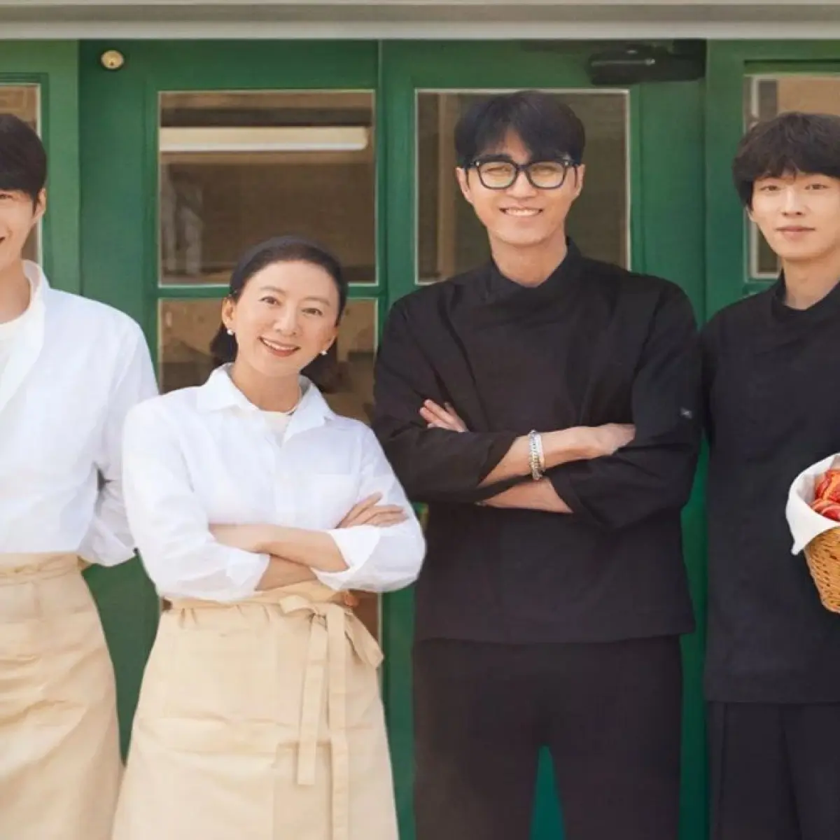 Kim Seon-ho dan Cha Seung-won Pimpin Program Baru 'Bonjour Bakery' yang Fokus Melayani Komunitas Lansia