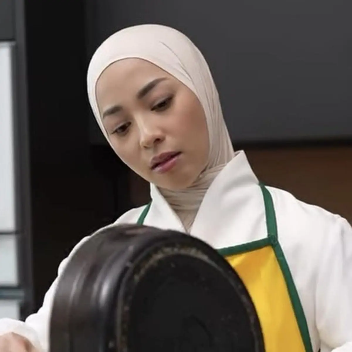 Intip Momen Santai Nikita Willy di Dapur: Busana dan Aksesori Mewah Jadi Sorotan Warganet