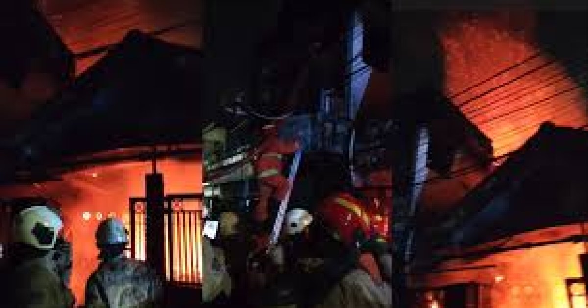 Dua Nyawa Melayang, Api Lahap Rumah Warga di Banyu Urip Kidul Surabaya