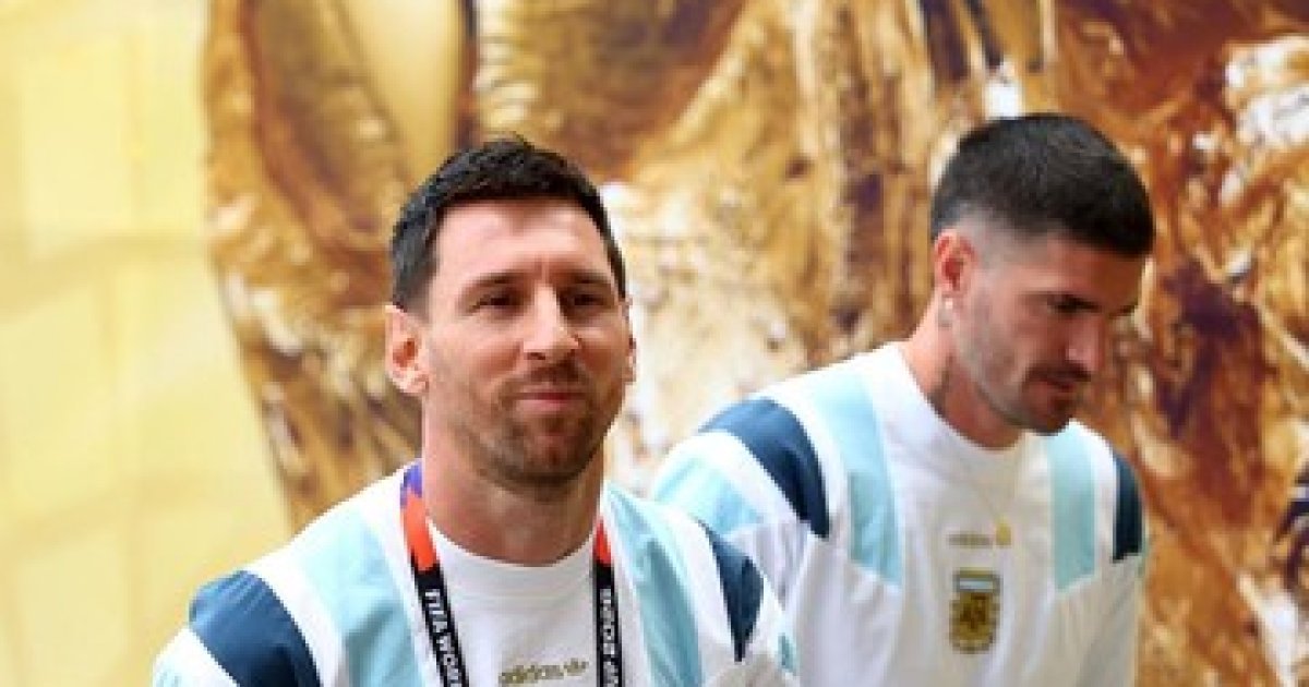 Aksi Simpatik Lionel Messi Beri Cinderamata Khusus bagi Rekan Timnas Argentina
