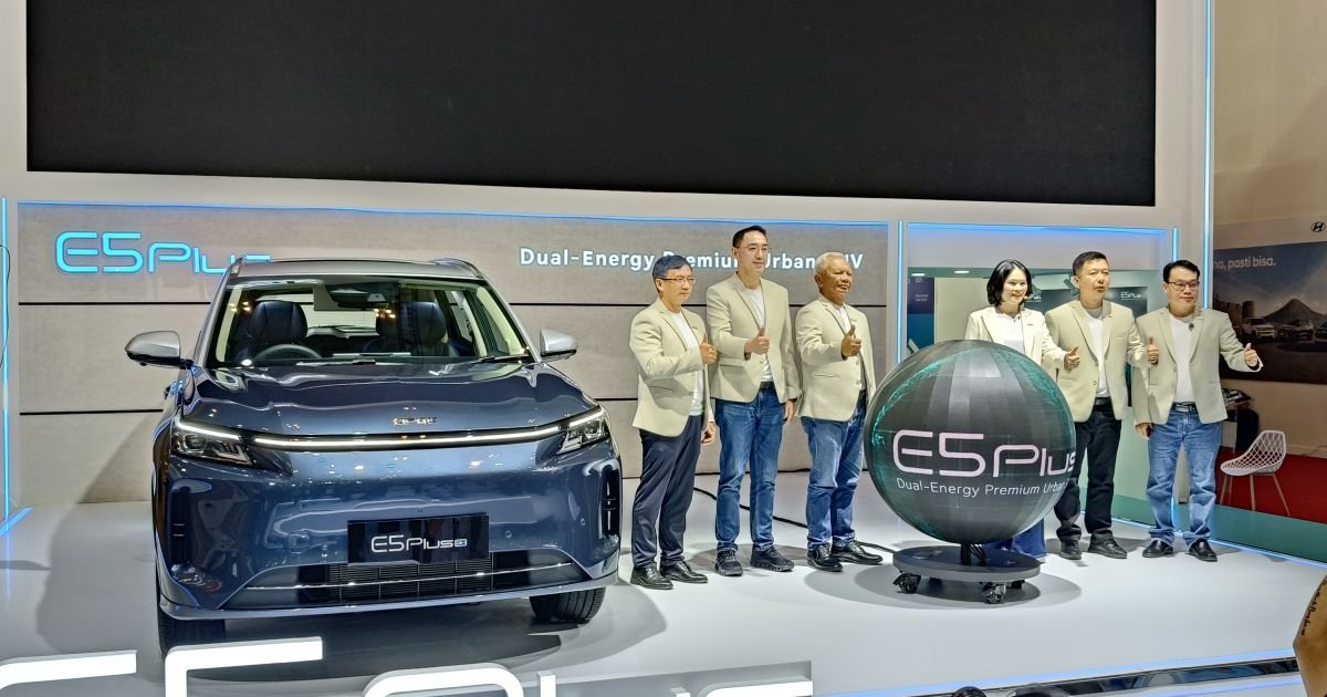 Resmi Mengaspal di GIIAS 2026, DFSK E5 Plus Ditawarkan dengan Harga Promo Terbatas