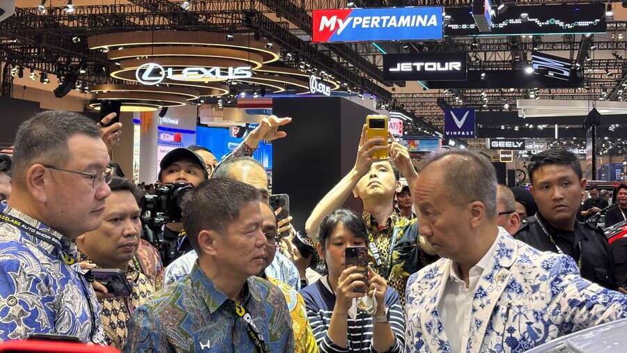 Analisis Tren Otomotif Indonesia 2026: Penjualan Kendaraan Roda Empat Diproyeksi Tembus Target