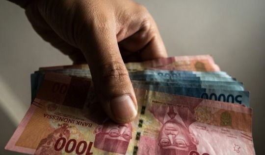 Rupiah Menguat ke Rp17.694 per Dolar AS, Didorong Kebijakan Suku Bunga BI