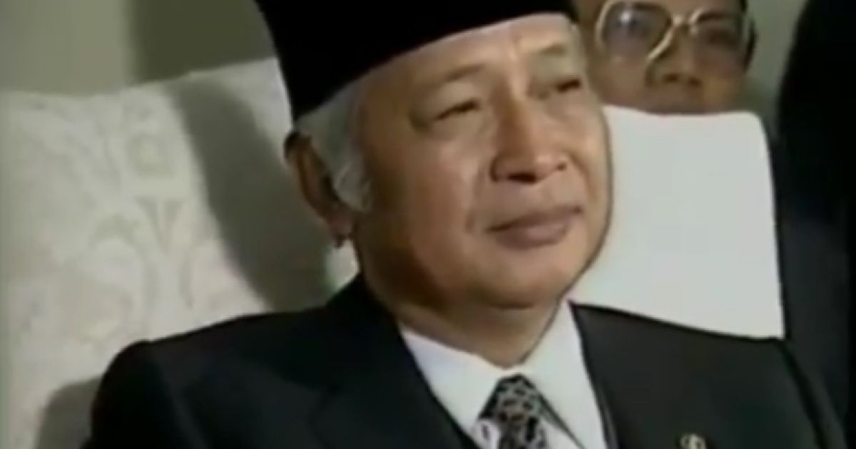 Hubungan Soeharto dan Soekarno dalam Merebut Irian Barat dan Membangun Ekonomi Nasional