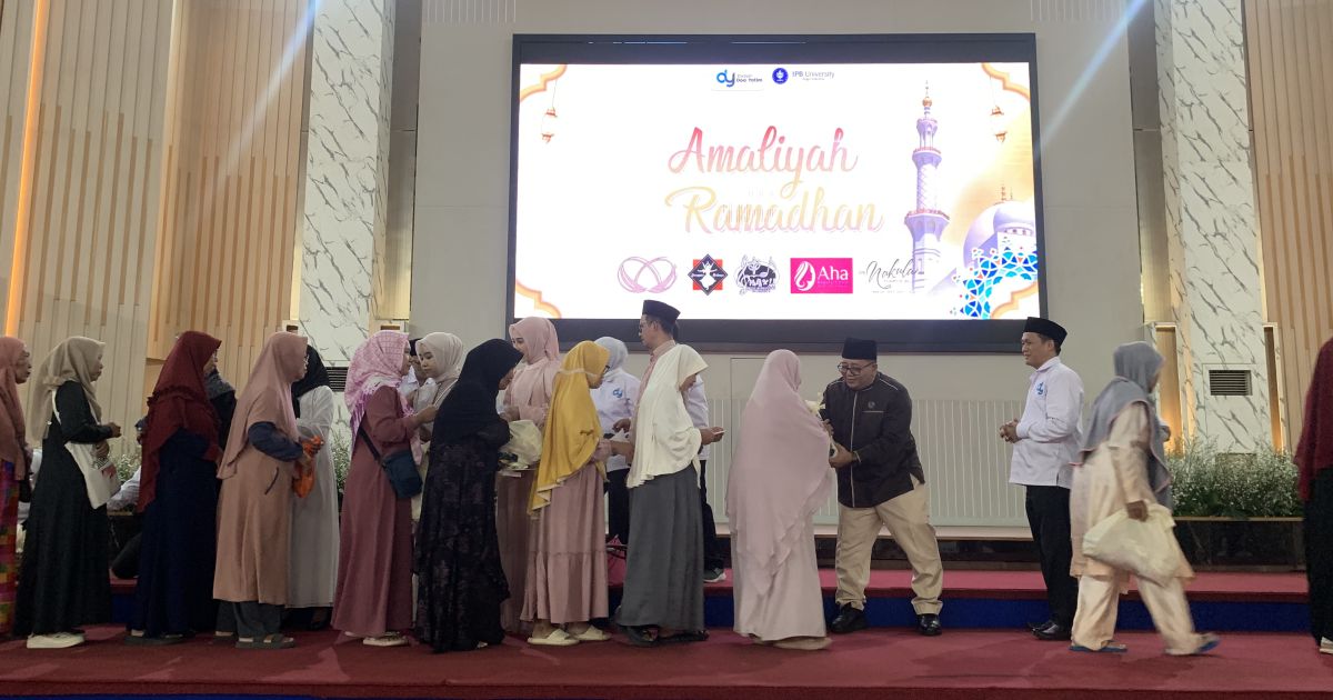 Amaliyah Ramadhan ke-23 di IPB: Yayasan Doa Yatim Santuni 1.650 Yatim dan Dhuafa
