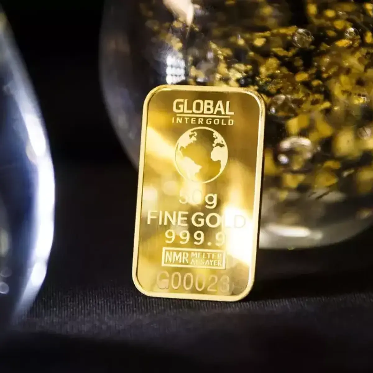 Emas Global Terpukul: Analisis Penyebab Anjloknya Harga Logam Mulia ke Titik Terendah Baru