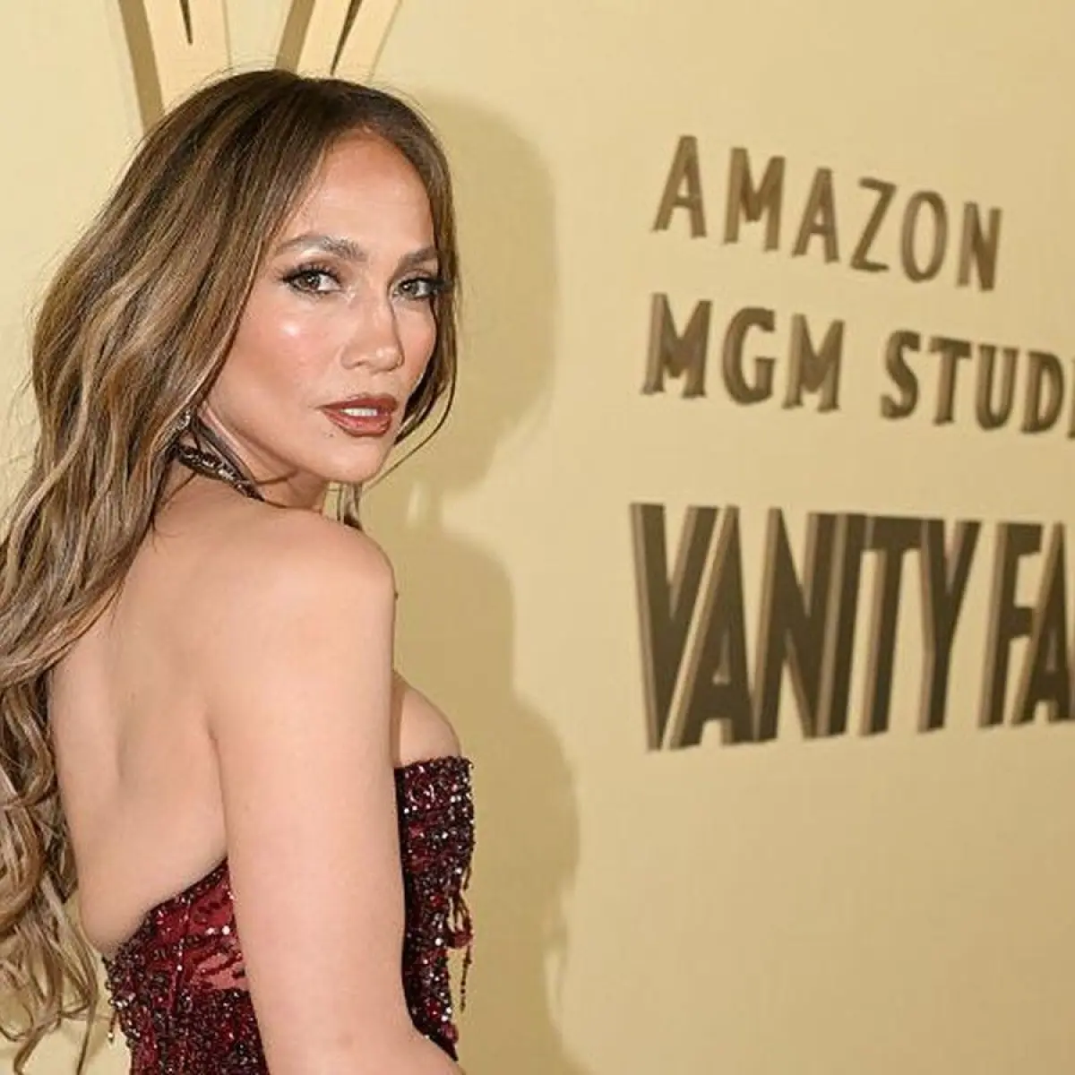 Jennifer Lopez Hapus Tato Simbolis Hubungan dengan Ben Affleck Dua Tahun Setelah Perpisahan