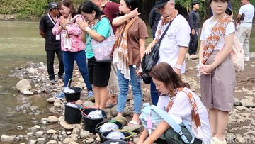 Simbol Welas Asih Jelang Waisak 2026: Ribuan Satwa Dilepasliarkan di Sungai Progo Magelang