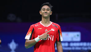 Mental Baja Alwi Farhan Bawa Kejutan Besar: Taklukkan Shi Yu Qi di Panggung Bulu Tangkis Internasional