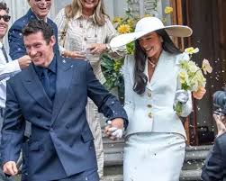 Momen Bahagia: Dua Lipa dan Callum Turner Resmi Menjalin Ikatan Pernikahan di Inggris