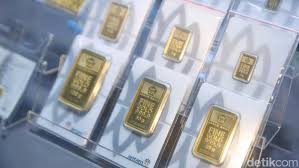 Harga Emas Antam 24 Karat Stabil di Awal Pekan Menyusul Kenaikan Akhir Pekan