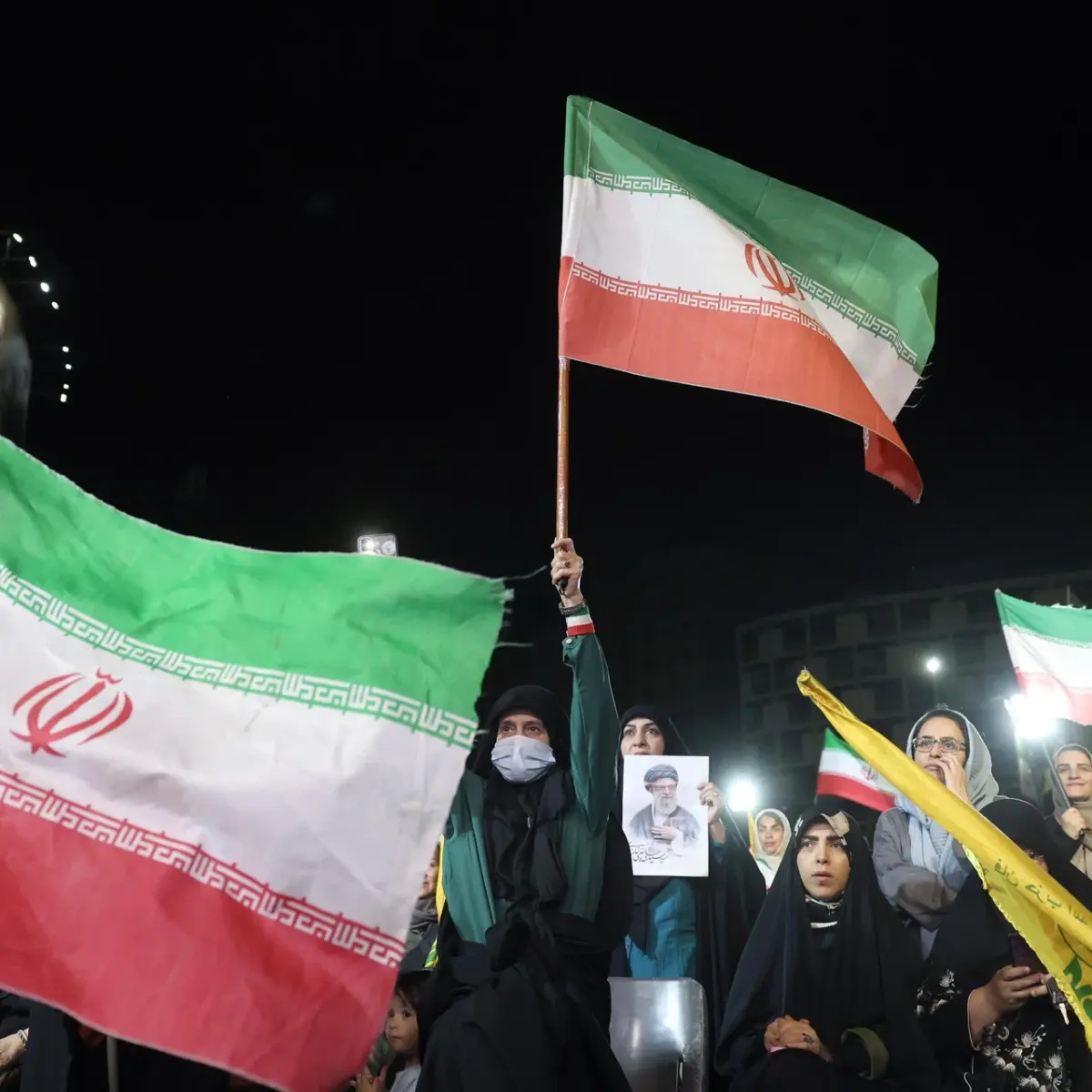 Escalation in the Middle East: Iran Launches Missiles as Trump Urges Israeli De-escalation