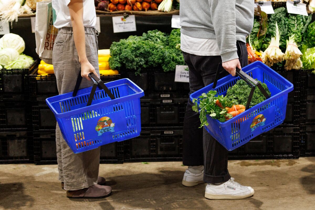 Australian Consumer Confidence Sinks to 'Deeply Pessimistic' Low Amid Escalating Cost of Living Crisis