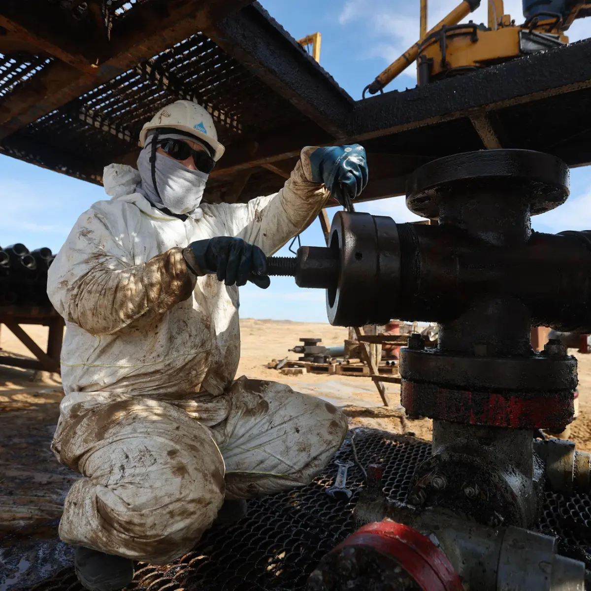Geopolitical Tensions Spike: Oil Prices Soar Following Trump's Military Warning to Iran