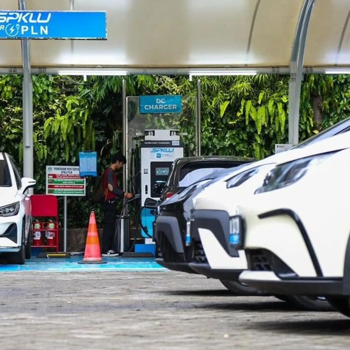 Indonesian Electric Vehicle Sales Plummet in May 2026 Following Incentive Delay