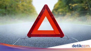 Tronton Kontainer Terguling di Flyover Kranji, Kemacetan Parah Landa Akses Utama Bekasi