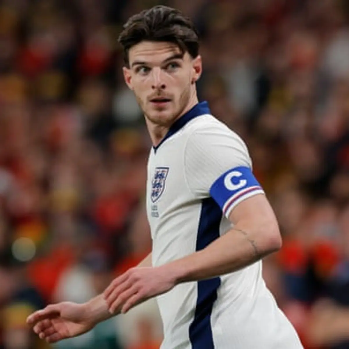 Declan Rice: The Authentic Midfield Anchor Balancing Global Stardom with Everyman Charm