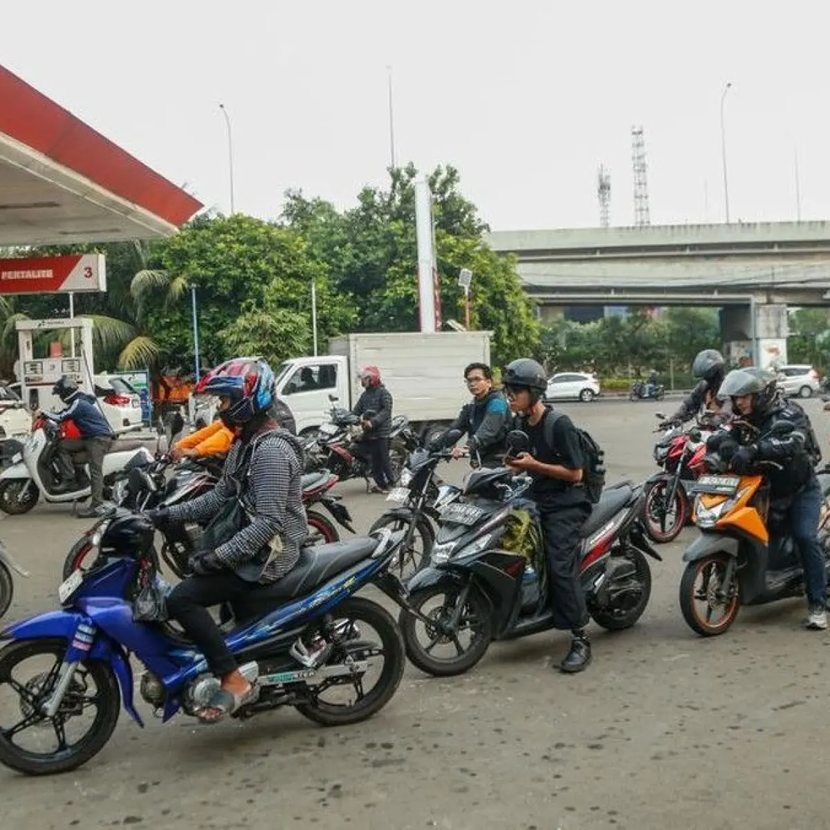 Significant Pertamax Price Hike Sparks Fears of Mass Consumer Shift to Cheaper Pertalite