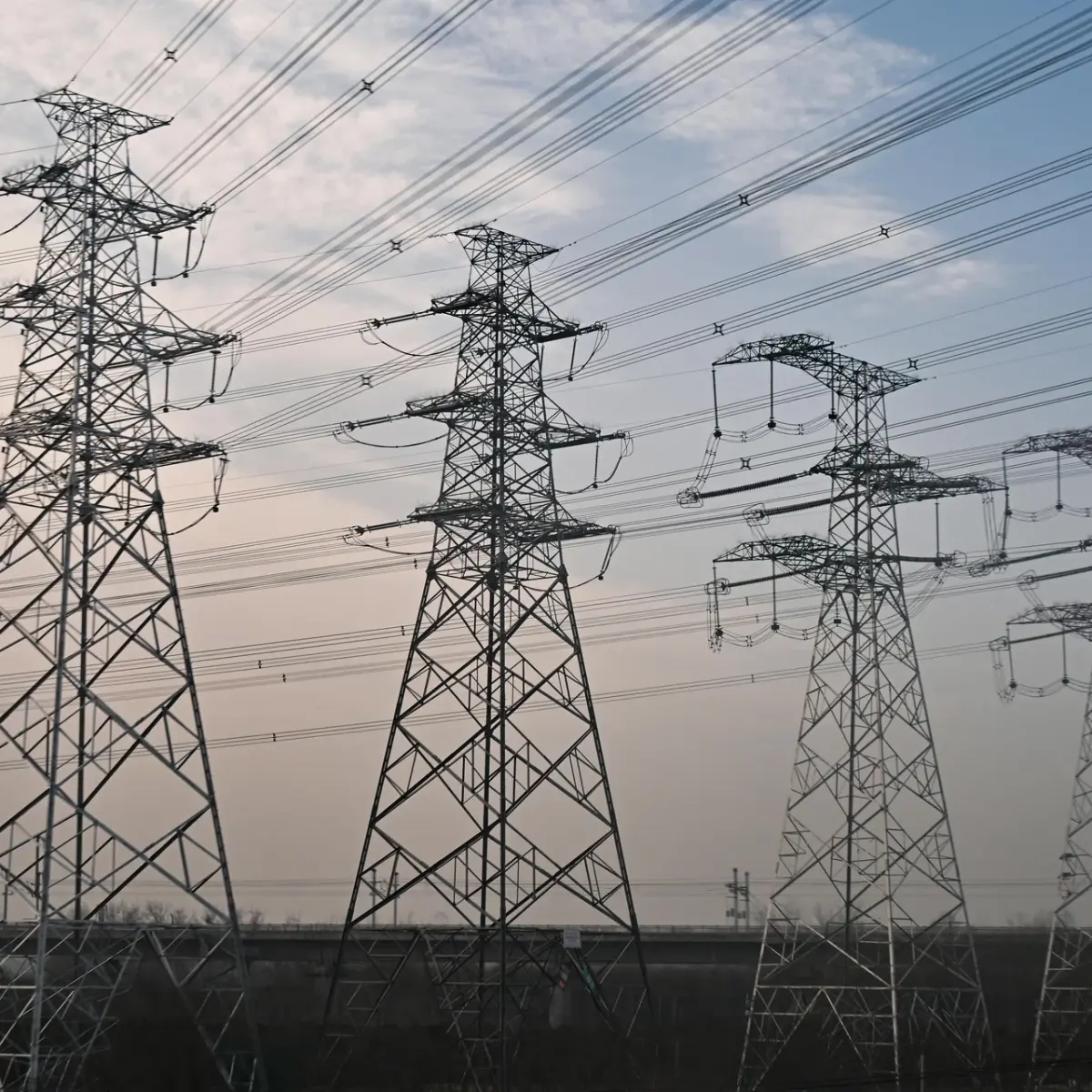 Southeast Asia’s Green Energy Surge: $17 Billion Invested Amid Grid and Coal Challenges