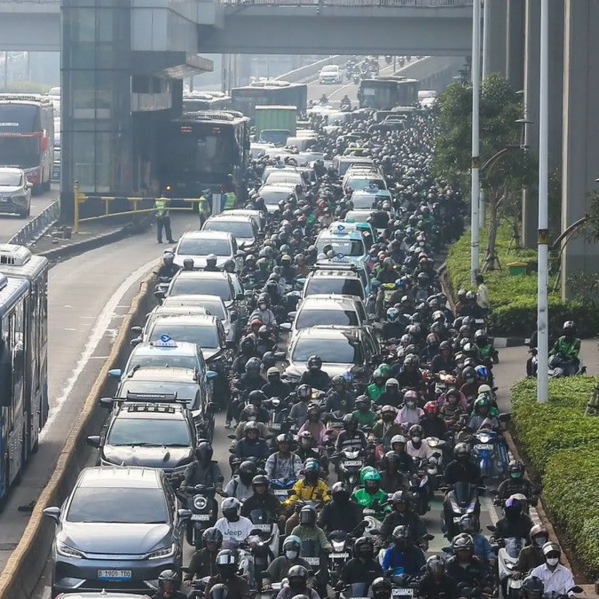 Shocking Reveal: Which Indonesian Province Now Boasts the Nation's Largest Vehicle Fleet, Surpassing Jakarta?