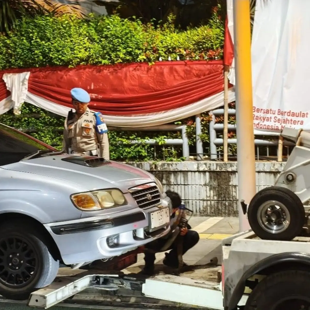 Jakarta Intensifies Crackdown: Hundreds of Illegal Parking Violations Addressed by Transportation Agency in Single Day Sweep