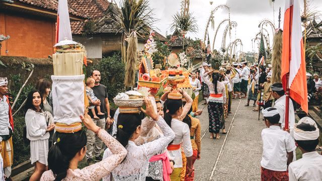 Filosofi Mendalam di Balik Perayaan Galungan: Penegasan Kemenangan Kebaikan dalam Tradisi Hindu Bali