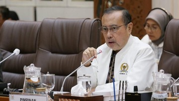 DPR Dukung Penuh Usulan BGN Jadikan Motor Listrik Aset Negara Prioritas untuk Kesejahteraan Guru Honorer