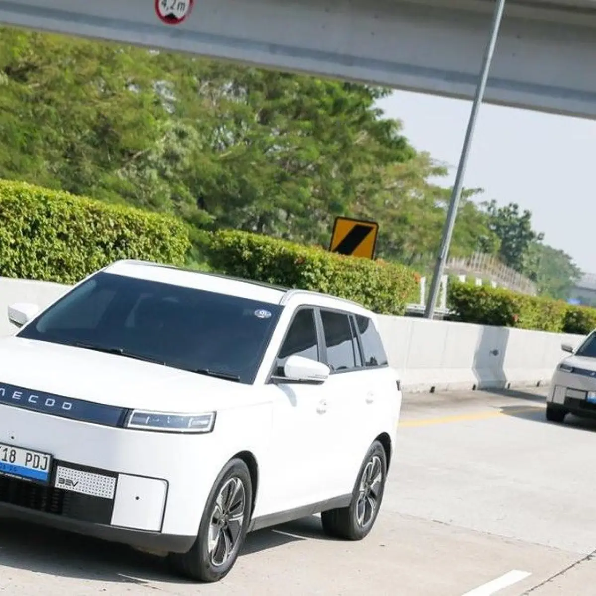 Indonesia’s Electric Vehicle Market Booms: Battery-Powered Car Sales Surge 80% in First Five Months of 2026