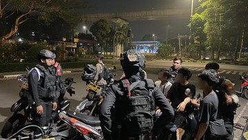 Tindak Tegas Antisipasi Tawuran: Brimob Polda Metro Jaya Amankan Enam Pelajar dan Sita Sejumlah Senjata Tajam