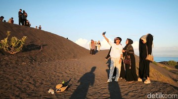 Bekas Galian Tambang Pasir Besi Lombok Timur Berubah Estetika Jadi Magnet Baru Fotografi