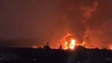 Pabrik Sandal di Tangerang Terbakar Hebat, Pemadam Berjuang Lima Jam Padamkan Api