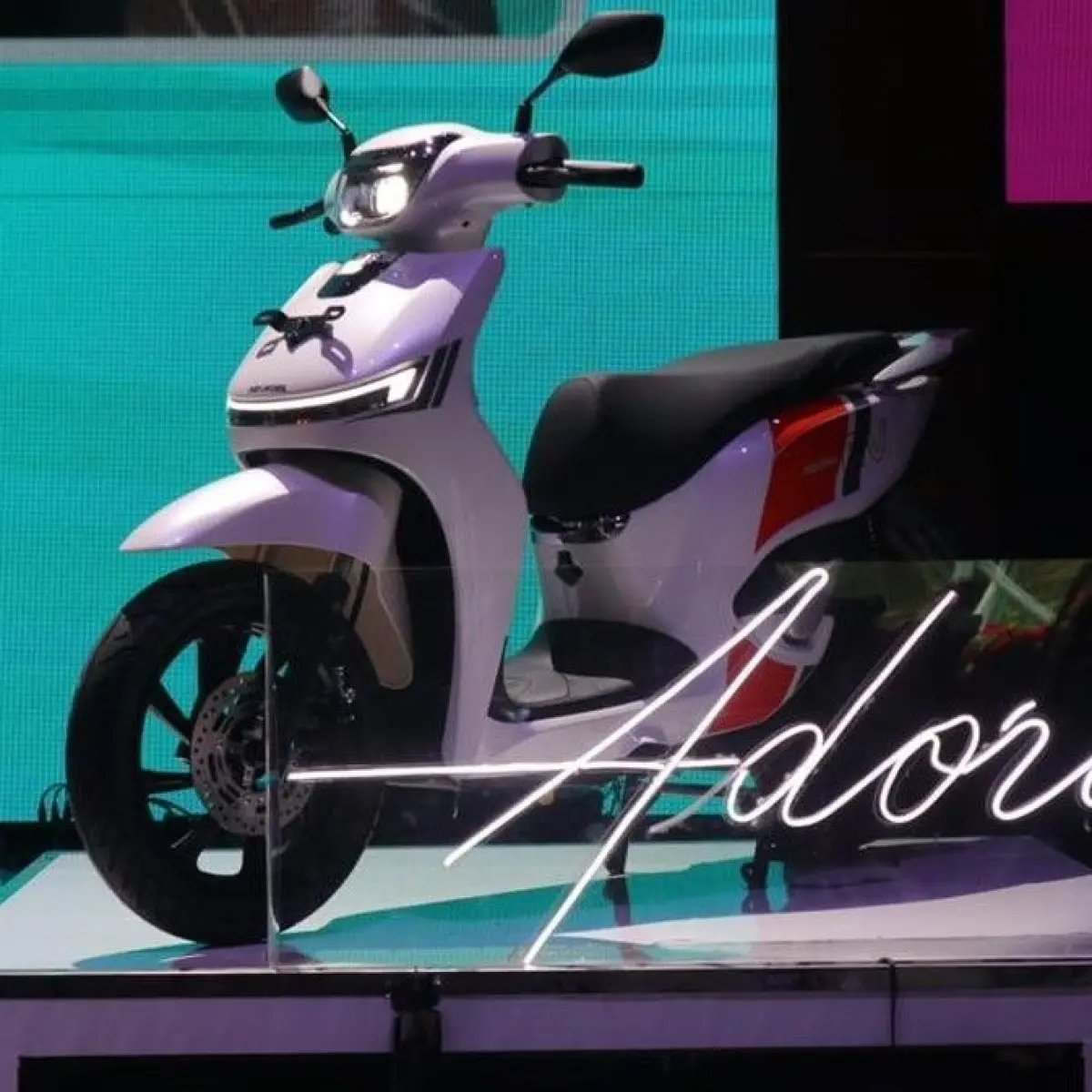 Surge in Non-Subsidized Fuel Prices Propels Electric Motorcycle Sales Up Fourfold in Indonesia
