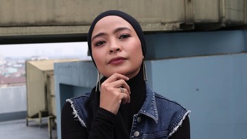 Vokalis Kotak, Tantri Syalindri, Mengaku Jadi Korban Dugaan Penipuan oleh Orang Terdekat