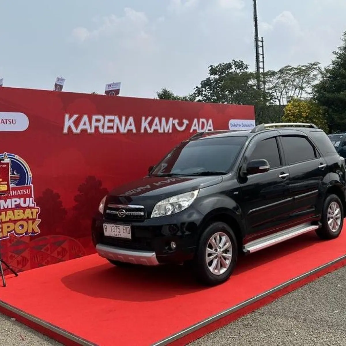 Daihatsu Honors Loyal Depok Customer for 14 Years of Terios Ownership and 109,000 Kilometers Driven