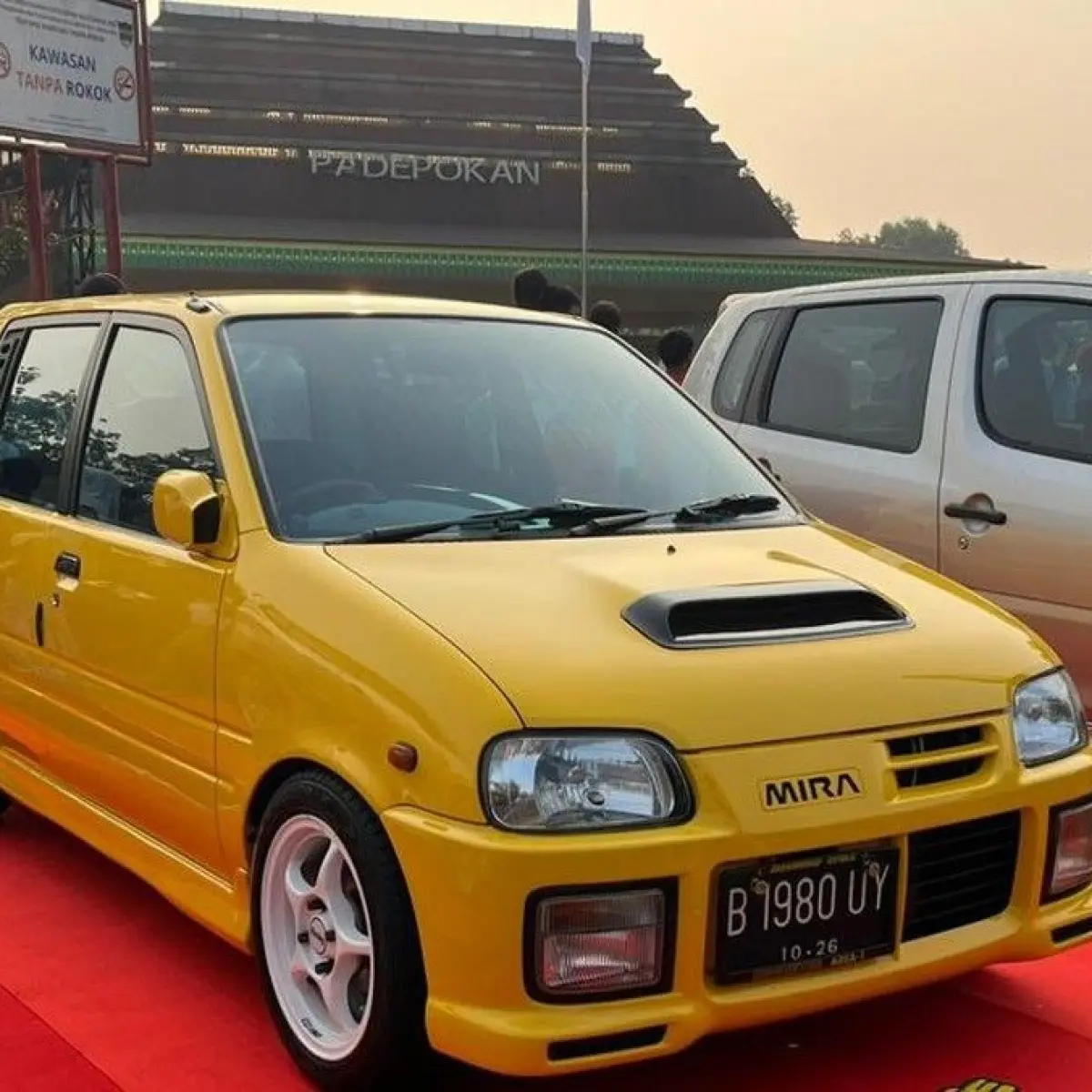From Local Hatchback to JDM Icon: Depok Owner Executes Full Conversion of 2003 Daihatsu Ceria to Mira Replica