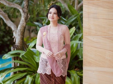 Penampilan Anggun Aisyah Aqilah sebagai Bridesmaid Banjir Pujian, Refal Hady Ikut Bereaksi
