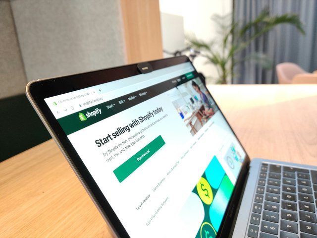 Kepastian Hukum Terwujud: Pemerintah Umumkan Jadwal Resmi Pengenaan Pajak Penjualan Digital Bagi Pelaku UMKM Online