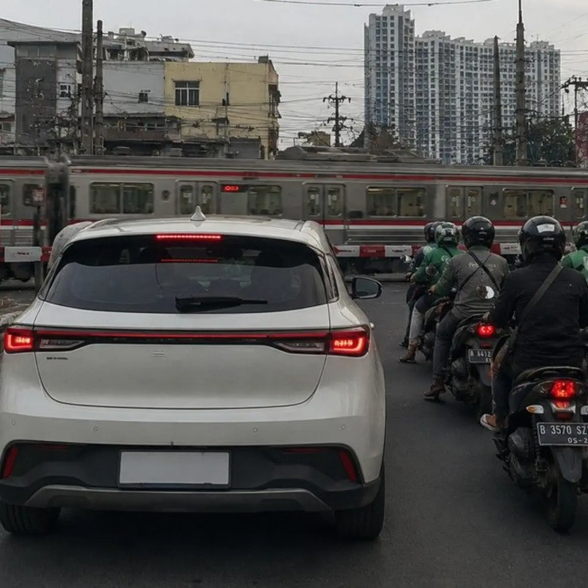 Debunking EV Myths: Can Electric Vehicles Safely Cross Railway Tracks Amid Electromagnetic Fears?