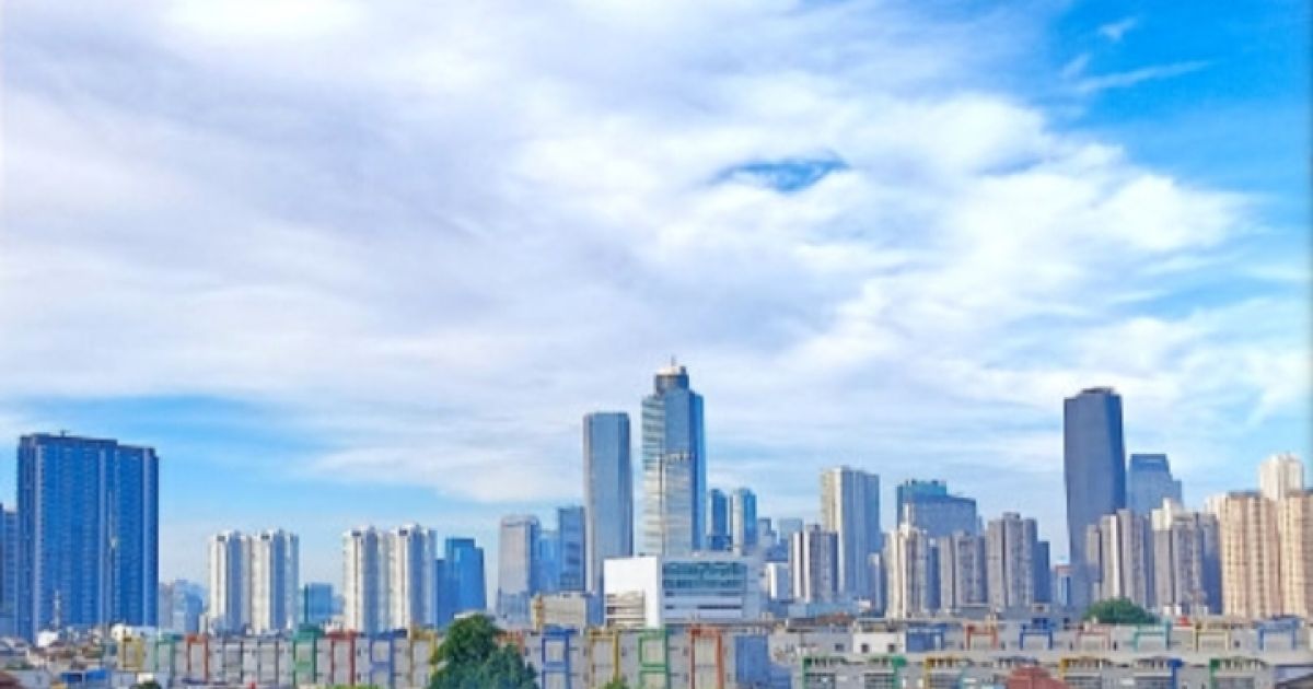 Warga Jakarta Disarankan Manfaatkan Cuaca Cerah Jumat, Suhu Maksimal Capai 33 Derajat Celsius
