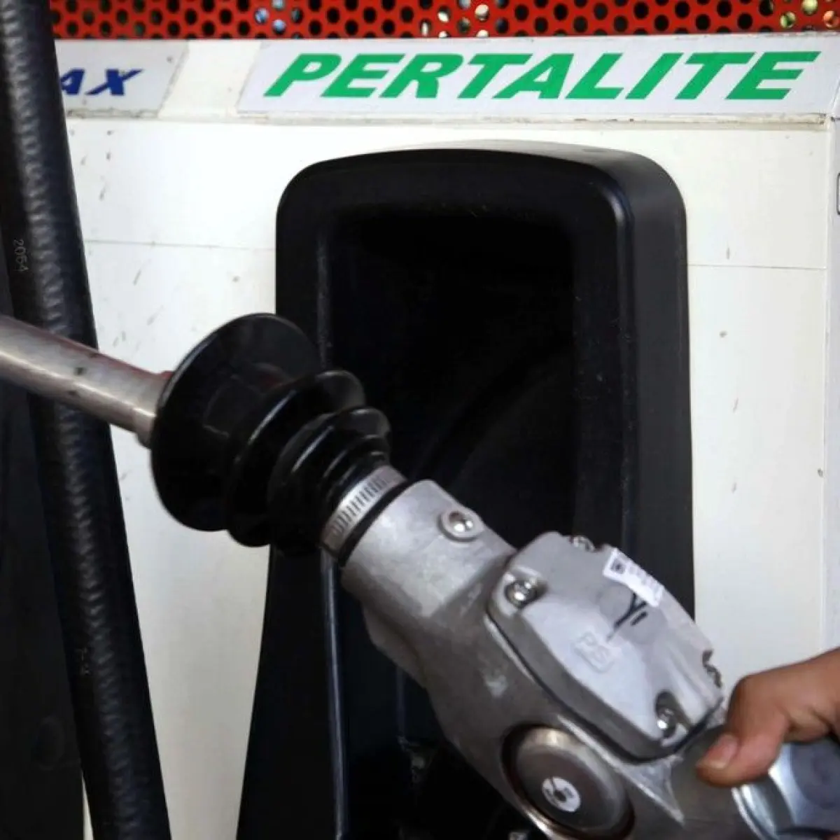Indonesian Energy Minister Issues Strict Warning Against Luxury Car Owners Using Subsidized Fuel