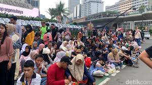 Warga Jakarta Antusias Padati Bundaran HI Sambut Puncak Perayaan Ulang Tahun ke-499 Ibu Kota