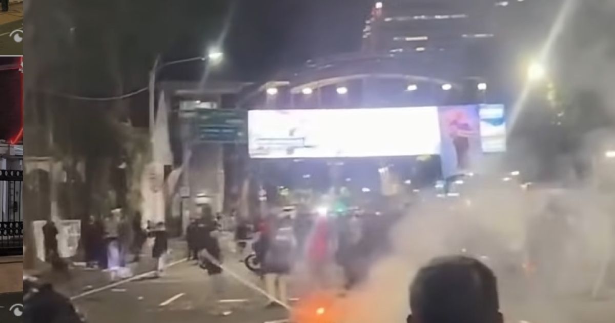 Aksi Demo di Grahadi Surabaya Ricuh, Polisi Jelaskan Penggunaan Water Cannon